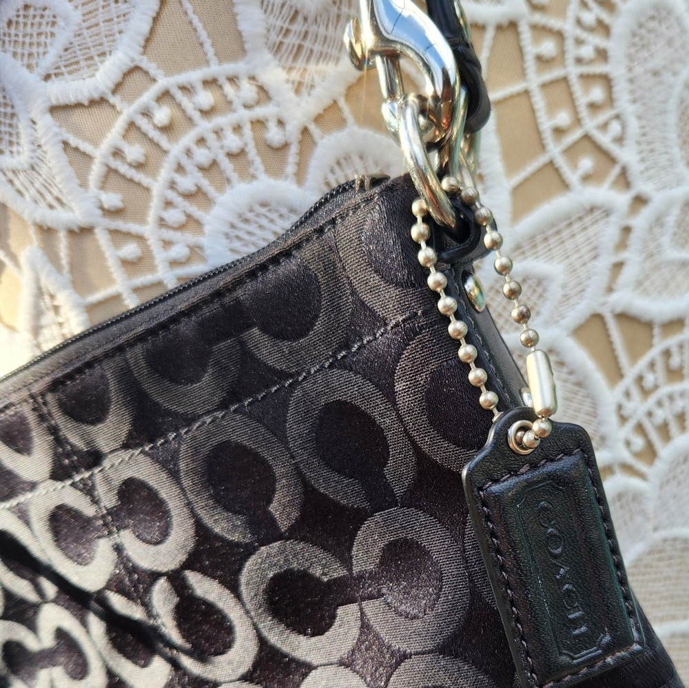 Coach Brook Op Art black convertible crossbody bag. EUC - Picture 4 of 16